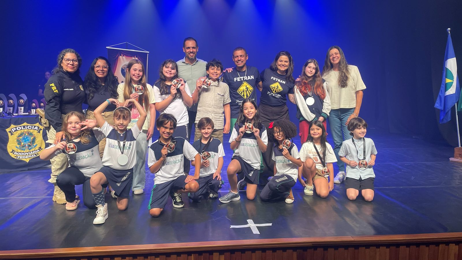 Alunos premiados com medalhas